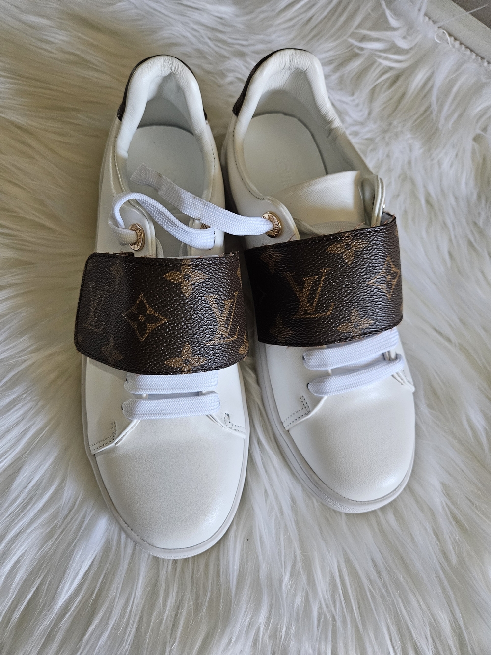 Louis Vuitton White Leather Low-Top Sneaker with Brown Monogram Strap NEW